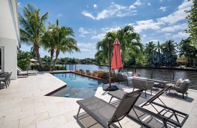Villa St Barth Waterfront & Pool