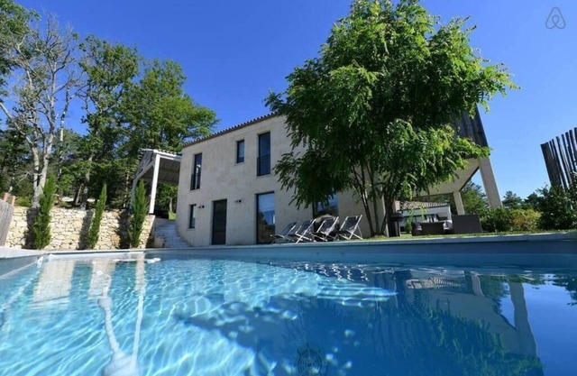 Nuevo: hermosa villa con aire acondicionado y piscina privada en el Golfo de Saint-Emilion