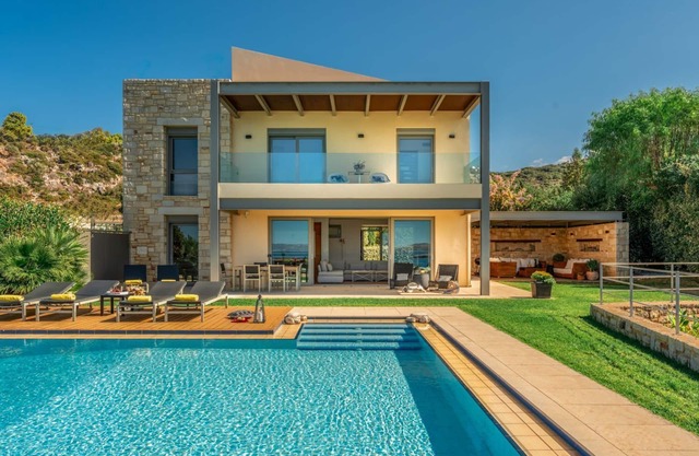 Villa Strix - Tres Habitaciones Villa, Capacidad 6