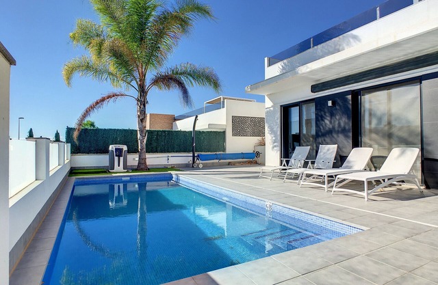 Villa con piscina privada, azotea y wifi