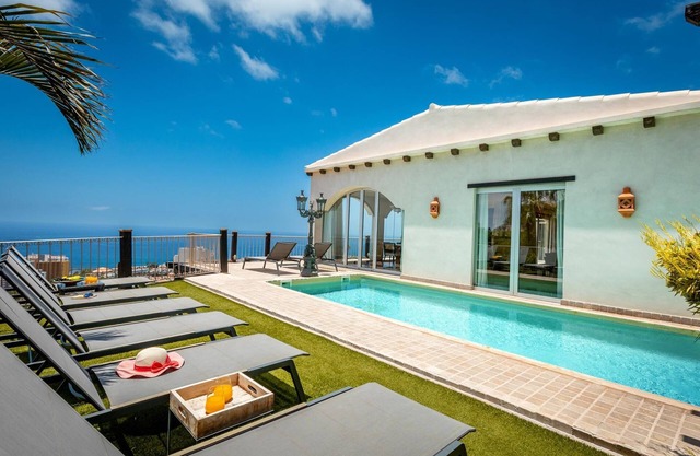 Villa Toscana Indoor & Outdoor Pool