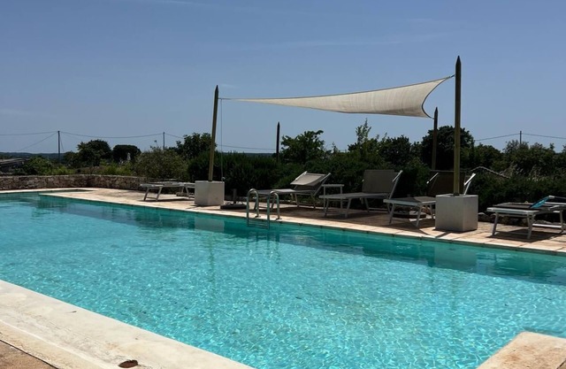 Villa Trulli Colle Specchia con piscina, jardín y terraza descubierta