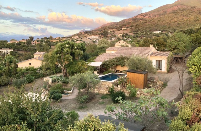Villa hasta 6 personas. 1800m2 ajardinada (15 Ajaccio y Porticcio playas)