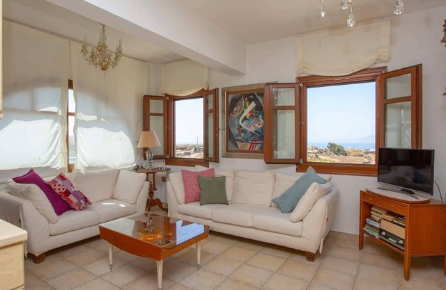 villa victor , panoramic view, family and pet friendly, near the beaches.