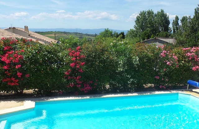 Acogedora villa con jacuzzi en Montburn-des-Corbieres