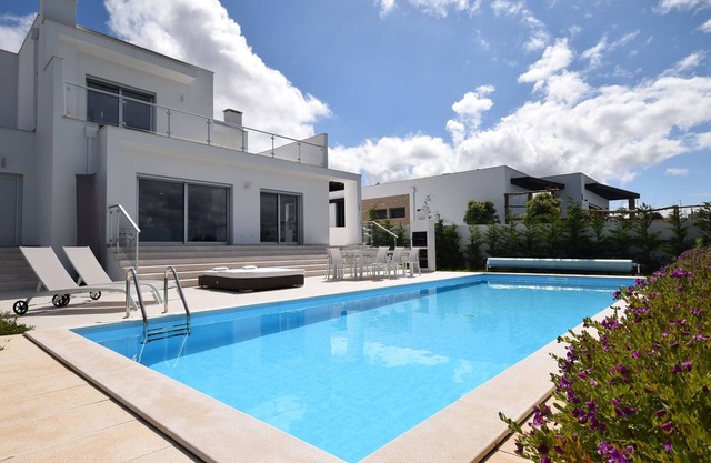 Villa con piscina climatizada cerca de Óbidos