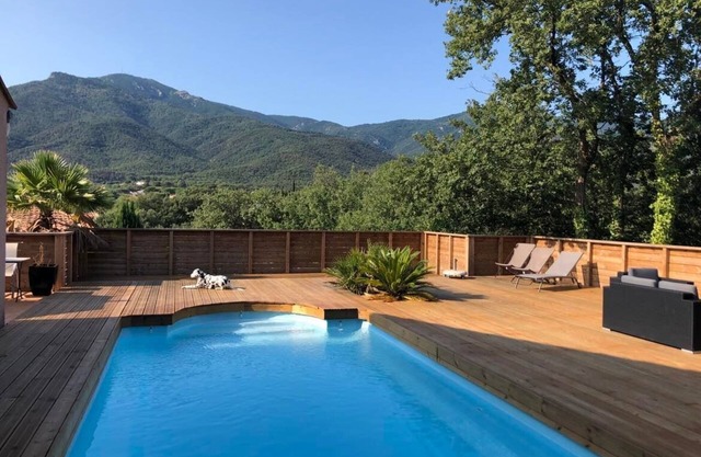 Villa con piscina y magníficas vistas a Laroque des Albères!