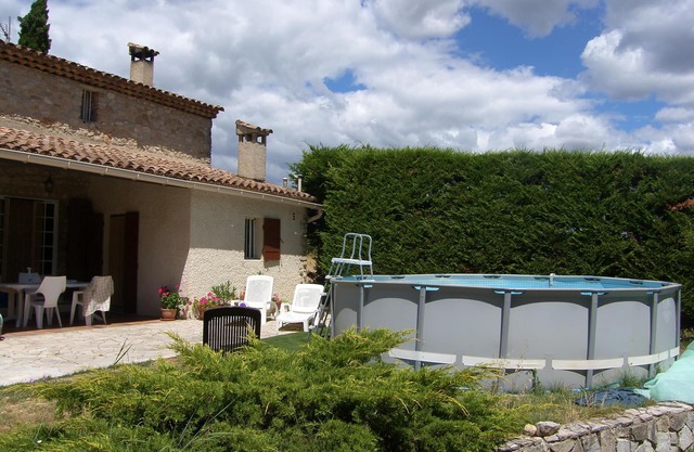 Villa con jardín de 5000 m2 en Grambois.