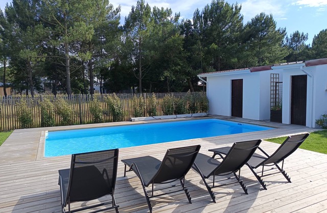 Villa con piscina climatizada en la playa