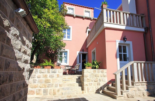 Villa con su posición privilegiada en el centro histórico de Cavtat.