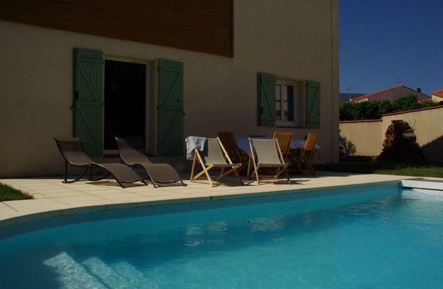 VILLA con piscina, 4 dormitorios, 10 'de las playas, cerca de CANET, 1400 euros / semana