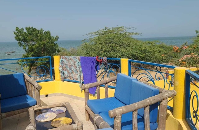 Villa with pool facing the sea Mbour
