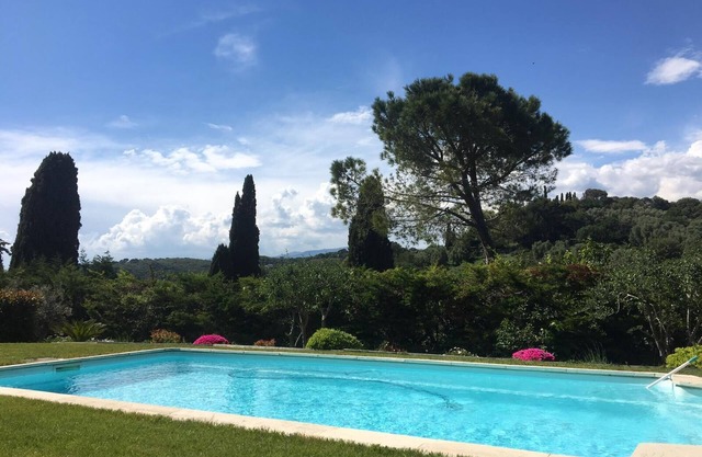 Villa con piscina cerca de las playas