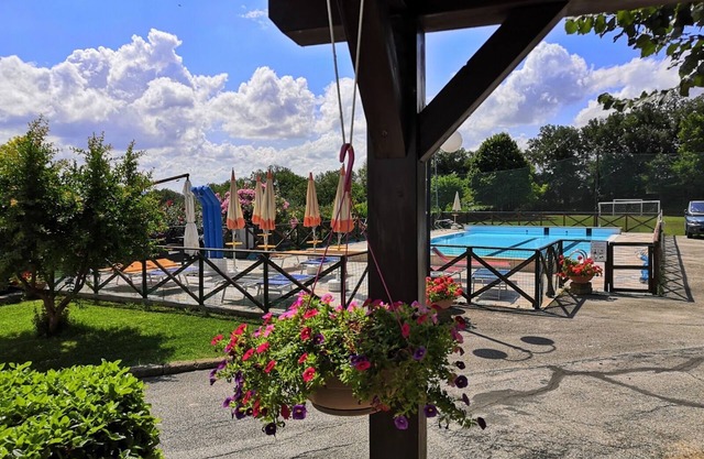 Chalet independiente con piscina privada en las verdes colinas de las Marcas