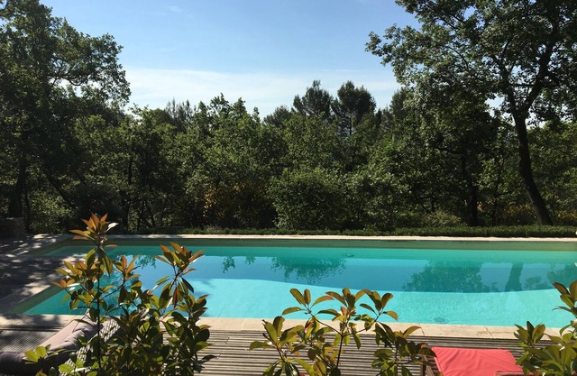 Villa con piscina privada en un tranquilo bosque de pinos entre Luberon y Verdon