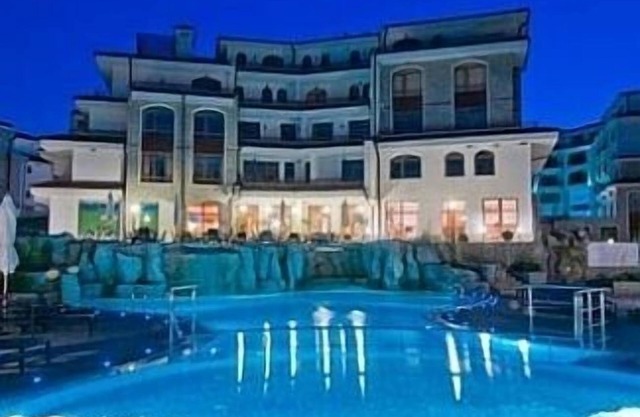 Villa con piscina privada y vistas al mar