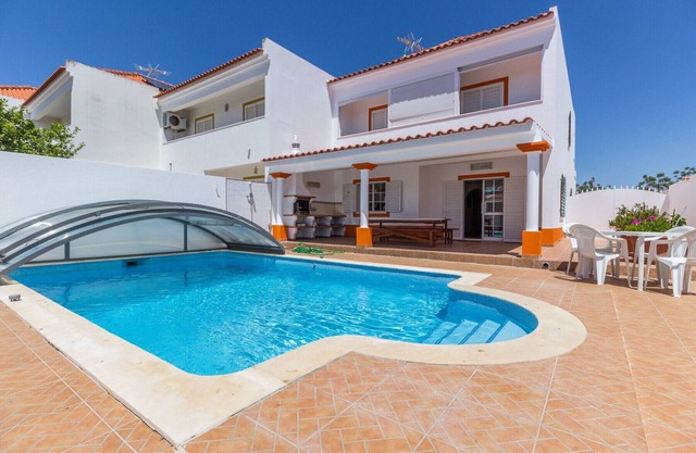 Casa con piscina privada y patio a 800m de la playa by AlgarveManta (9V3)