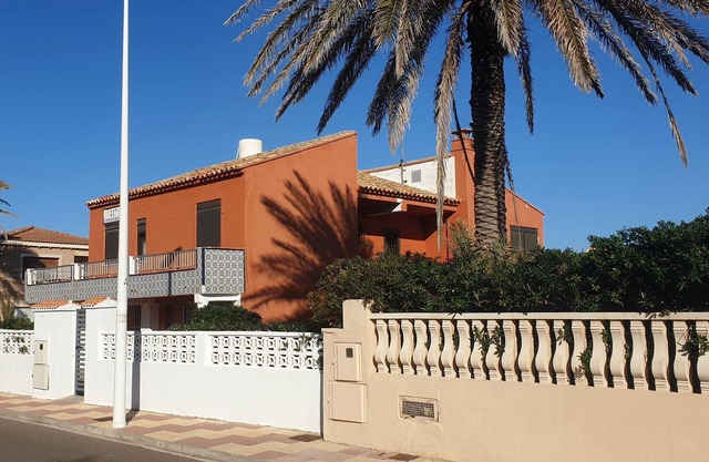 Villa With unique beachfront apartments