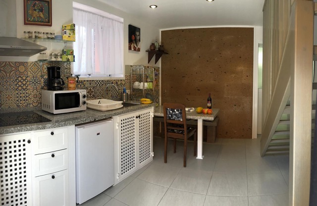 Casa de pueblo completamente reformada 4 apartamentos con patio en Arico Viejo.