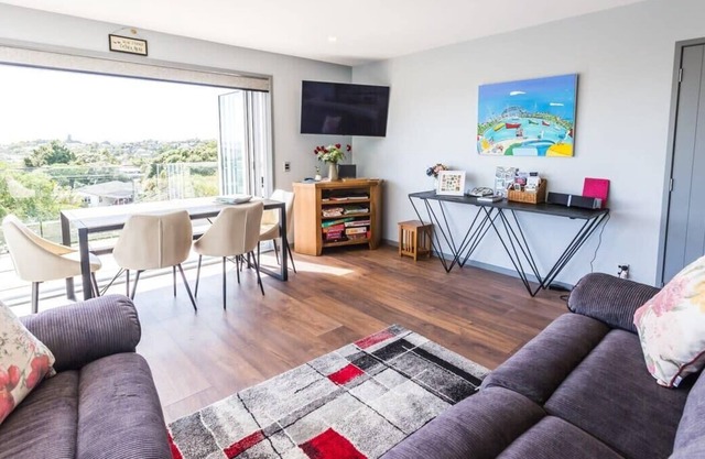 3 Bedroom Village Retreat Home with Sea Views