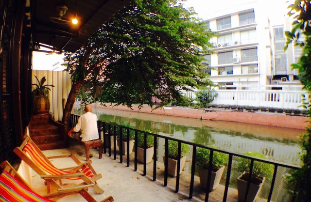 CASA VIMAN: Vista al canal