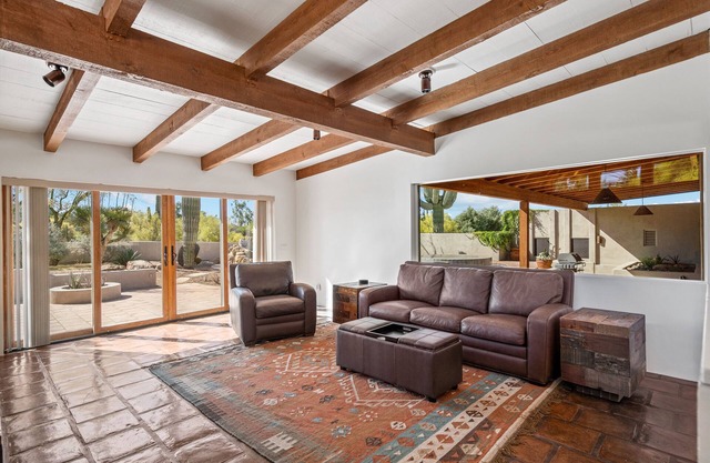 Vintage Classic Private Carefree Home