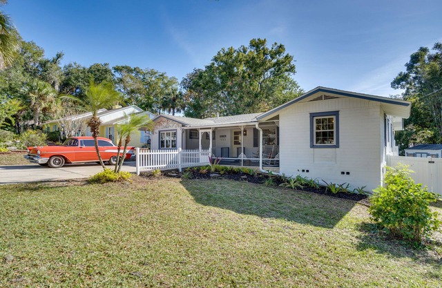 Vintage Mount Dora Cottage w/ Screened Porch!