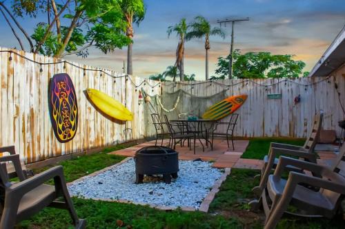 Vintage Vibes - Grill Chill & Beach Thrills