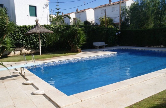VINYET SUNSHINE 2 bed 2 bath steps from the beach