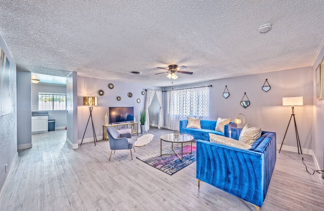 VIP villa 3BDR 2BHR 5min to the strip large pool