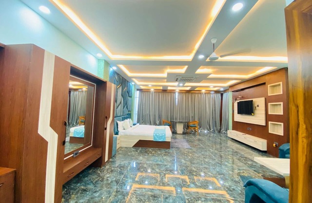 VRINDA HERITAGE HOTEL & BANQUET HALL