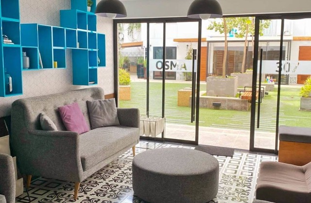 w Beautiful 1BR w AC Near Central Restaurante
