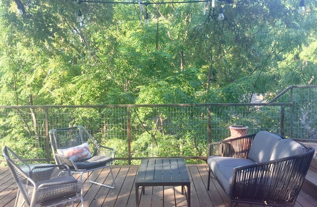¡DISPONIBLE! Camina o en bicicleta a SXSW, casa grande en el lado este con entretenimiento al aire libre