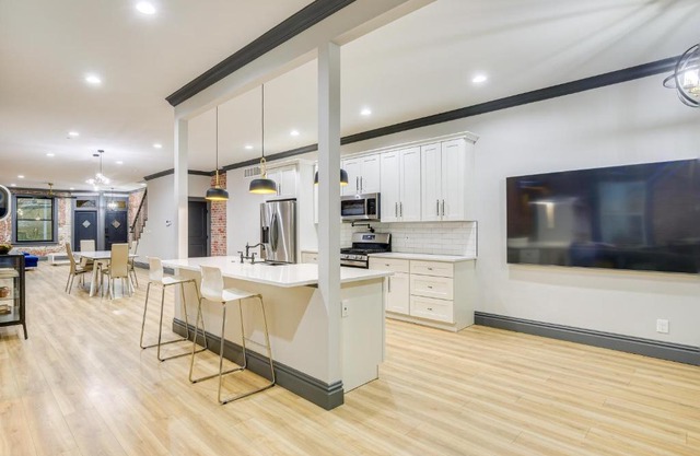 Walk to Gravois Park Nice Home with Garage