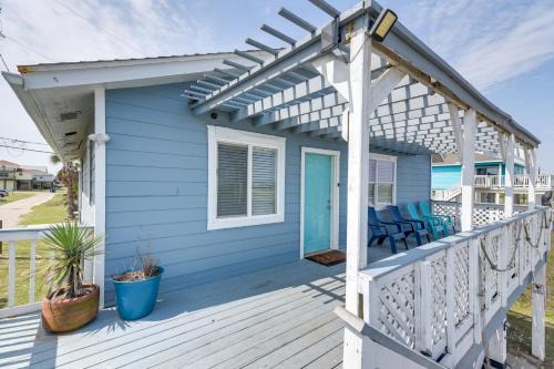 Walk to Gulf Surfside Beach Home with Deck