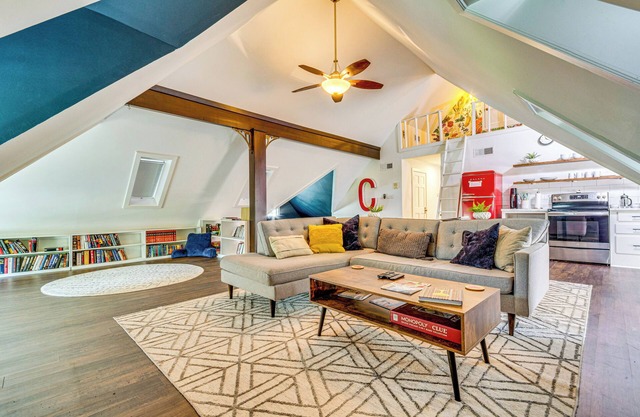 Walk to Main St: Eclectic Gem in Little Rock