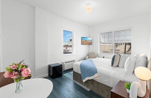 Walkable South Beach Studio | Steps to Miami Attractions