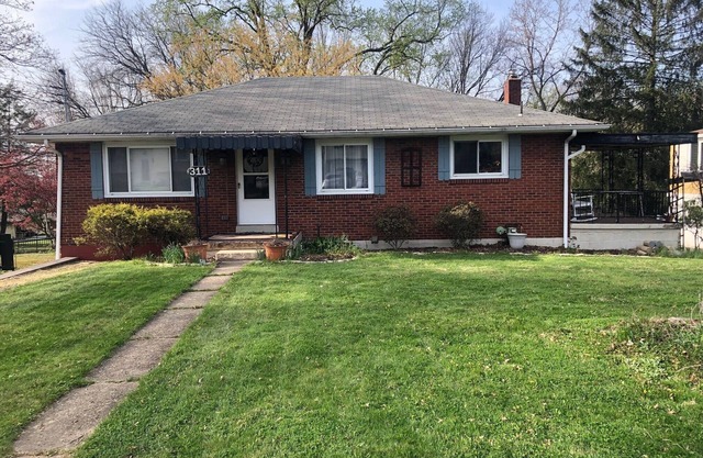 Walking Distance to US Open 0.5 Mi-Ranch House w/ parking, 2-bedroom w/ AC, WiFi