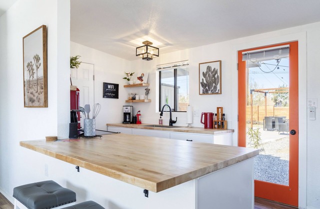 Walpi Ranch - Joshua Tree Getaway W/ Hot Tub, Fire Pit & Bbq! 3 Bedroom Home by RedAwning
