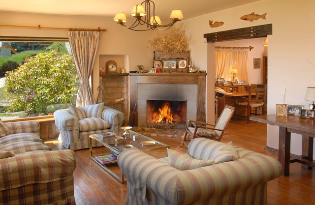 Warm House on the Edge of Lake H28