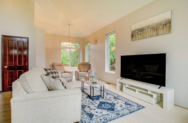 Washington Retreat w/ Yard - Near Seattle!