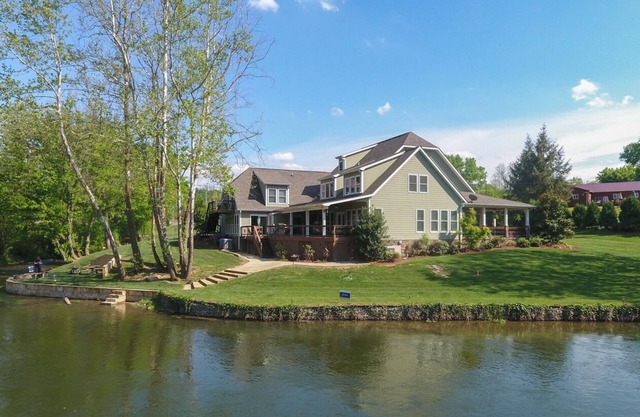 Retiro de Watauga Riverbend