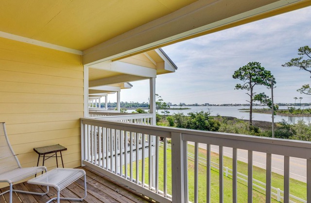 Water-View Pensacola Townhome w/ Beach Access!