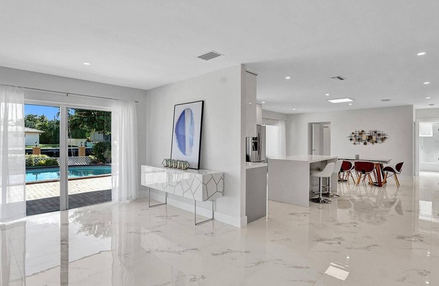 Waterfront 3B/2B Villa w private Pool and Dock