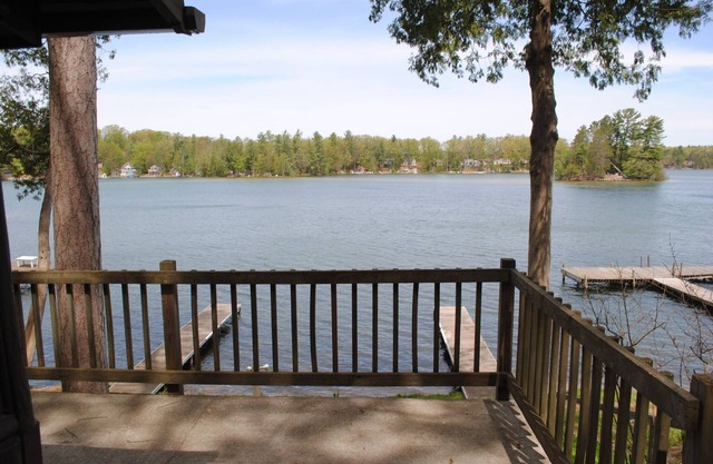Waterfront Bellaire Style Cabins a 20 minutos del centro de Traverse City - Cabaña # 3