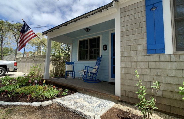 Cape Cod Cottage en el paseo marítimo, capacidad para 6 personas, playa de asociación privada.