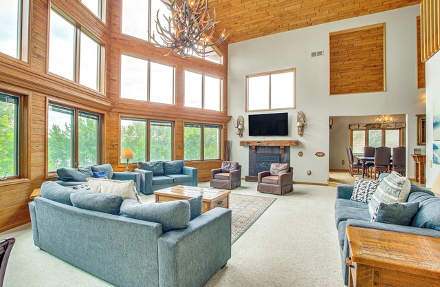 Waterfront Central Wisconsin Cabin w/ Indoor Pool!