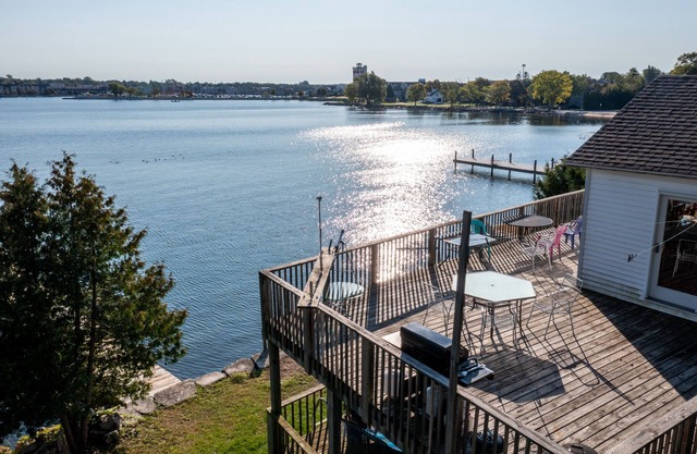 Waterfront cottage 2 hab