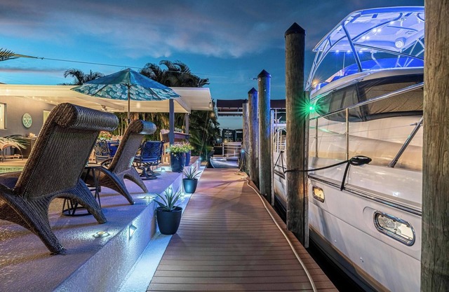 Waterfront, Heated Pool, Hot Tub-Villa Treasure Cove-Roelens Vacations