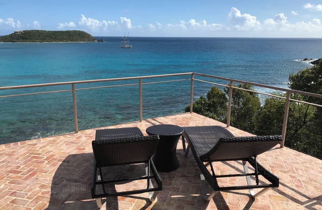 Waterfront Home w/ Privacy & Views! 1 bdrm version of Listing 3795321/ 5 stars!!